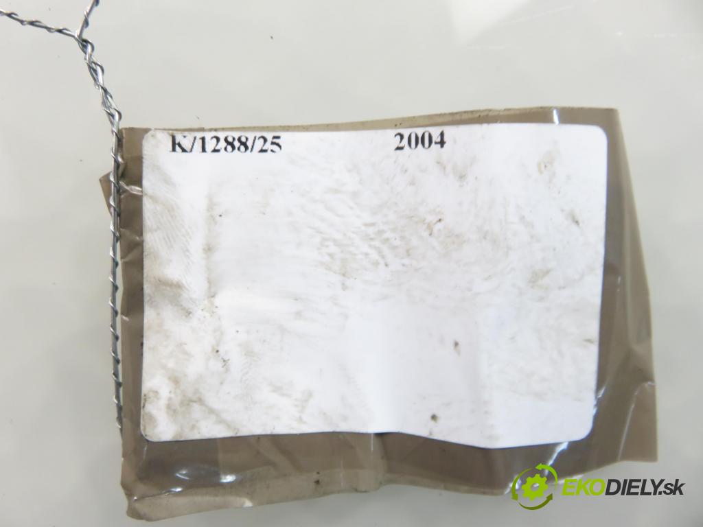 FORD FOCUS Turnier (DNW) KOMBI 2004 74,00 1.8 TDCi - FFDA 1753,00 Panel topení KLIMATIZACE: 1S4H18C419BA