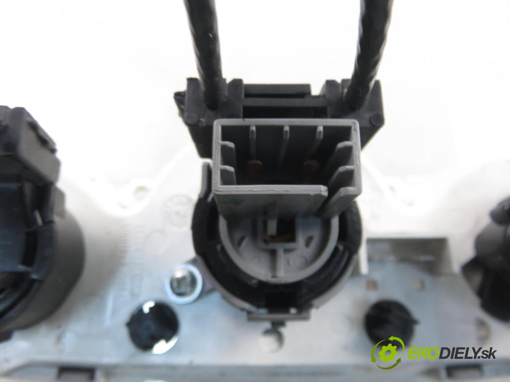 FORD FOCUS Turnier (DNW) KOMBI 2004 74,00 1.8 TDCi - FFDA 1753,00 Panel topení KLIMATIZACE: 1S4H18C419BA