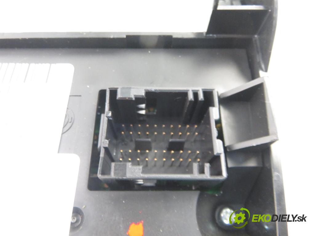 FIAT GRANDE PUNTO (199_) HB 2006 57,00 1.4 - 350 A1.000 1368,00 Panel topení KLIMATRONIK 735419793
