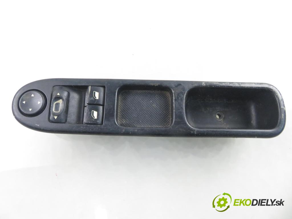 PEUGEOT 307 (3A/C) HB 2003 66,00 2.0 HDi 90 - RHY (DW10TD) 1997,00 Panel ovládania okien 96351622XT