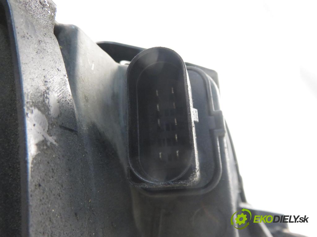 VW PASSAT B5.5 Variant (3B6) KOMBI 2003 96,00 1.9 TDI - AWX 1896,00 Svetlo LP