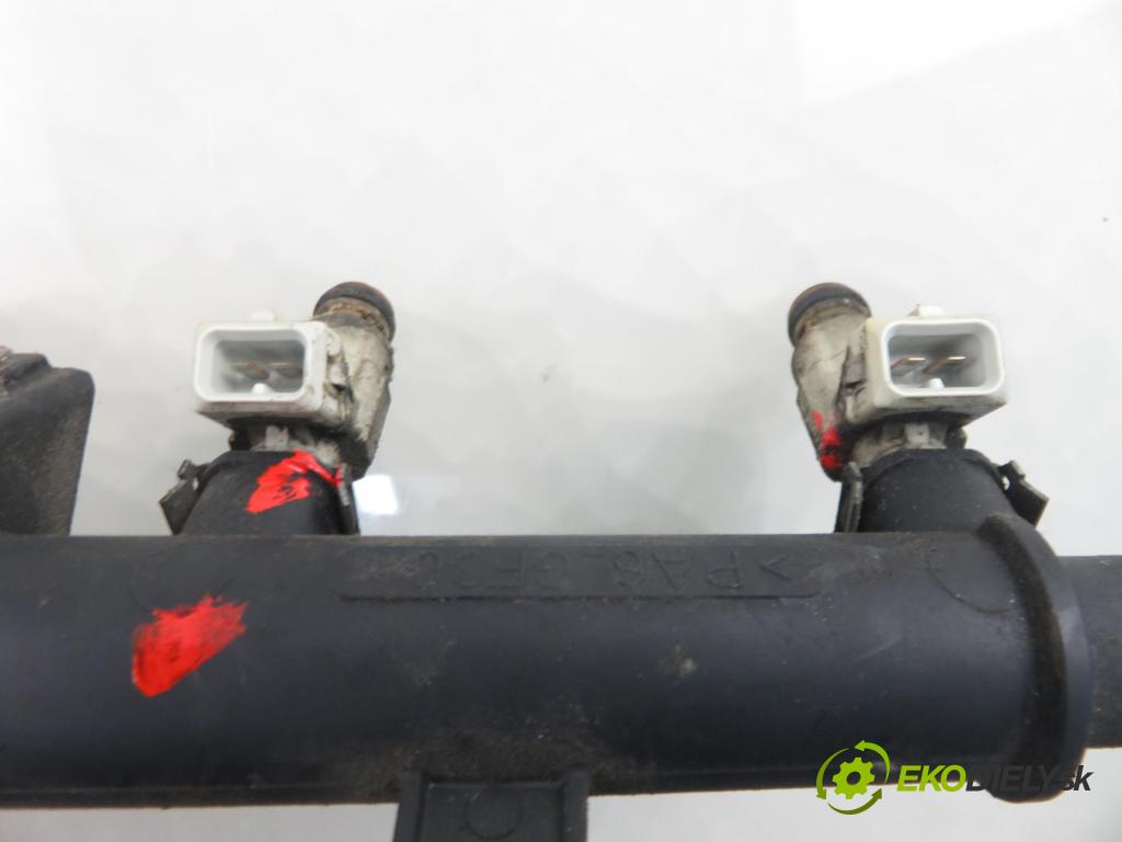 PEUGEOT 206 liftback (2A/C) HB 2000 55,00 1.4 i 75 -  KFX 1361,00 Lišta vstrekovacia 9625194080 (Vstrekovacia lišta)