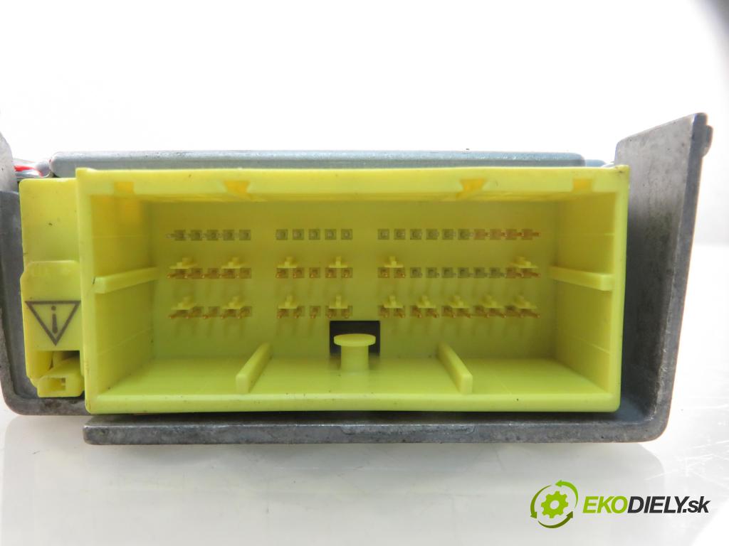 TOYOTA COROLLA (_E12_) HB 2004 66,00 2.0 D-4D 1995,00 MODUL air BAG 8917002400 ; 211082104