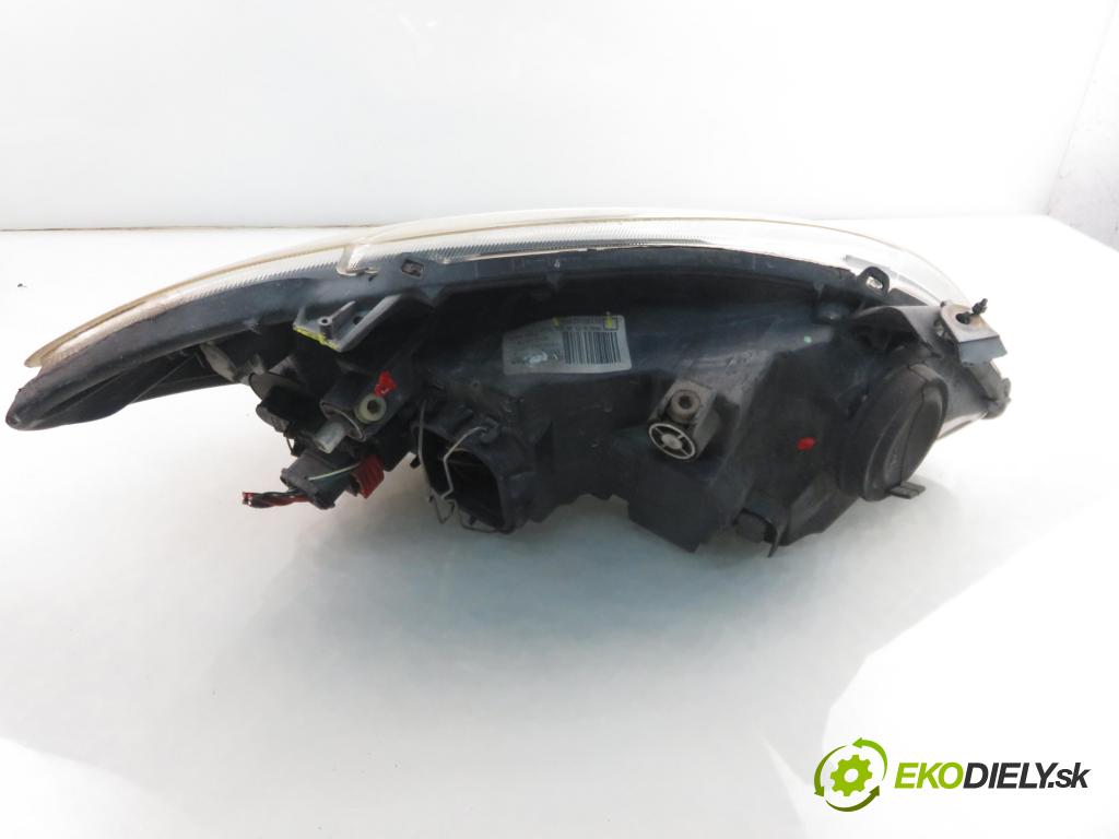 TOYOTA COROLLA (_E12_) HB 2004 66,00 2.0 D-4D 1995,00 Svetlo LP 8115002381