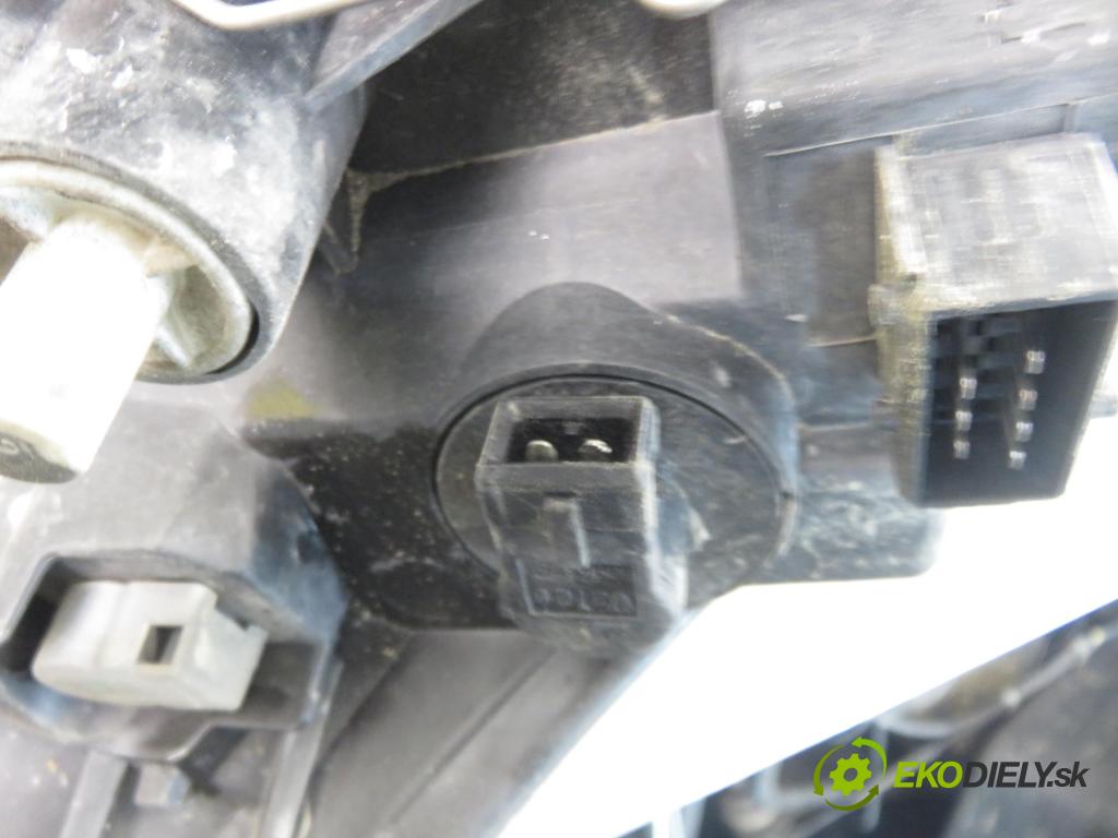 TOYOTA COROLLA (_E12_) HB 2004 66,00 2.0 D-4D 1995,00 Svetlo LP 8115002381
