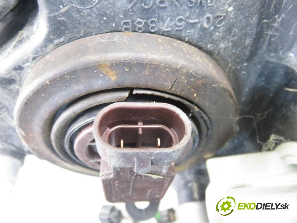 OPEL ZAFIRA A Nadwozie Wielkopojemne (MPV) (T98)  MINIVAN 2003 74,00 2.0 DTI 16V 101 - Y 20 DTH 1995,00 světlo LP