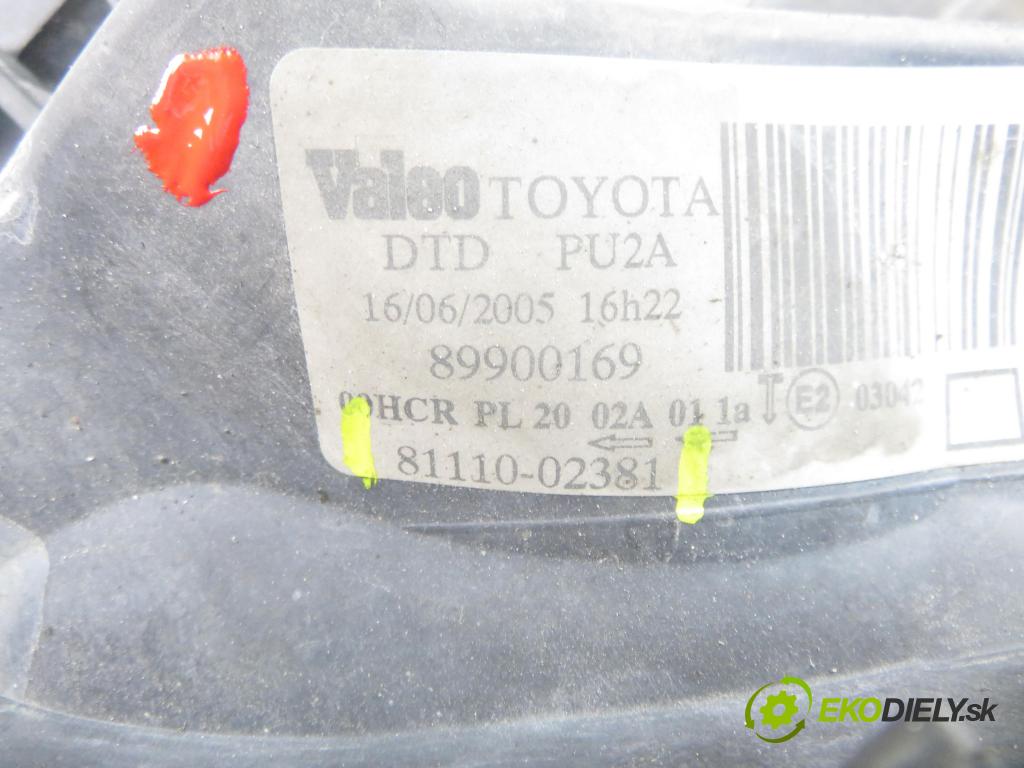TOYOTA COROLLA (_E12_) HB 2004 66,00 2.0 D-4D 1995,00 Svetlo PP 8111002381