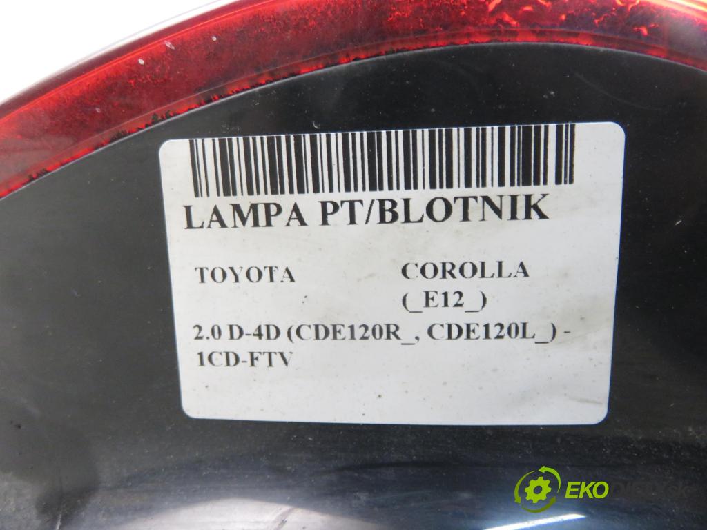 TOYOTA COROLLA (_E12_) HB 2004 66,00 2.0 D-4D 1995,00 světlo pravé zadní 8155002300