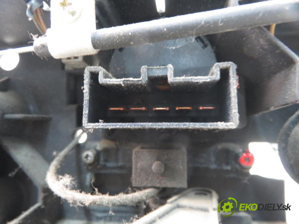 IVECO DAILY III platforma/podwozie KABINA/PLATFORMA 2000 62,00 29 L 9 - 8140.63. 2798,00 Panel kúrenia