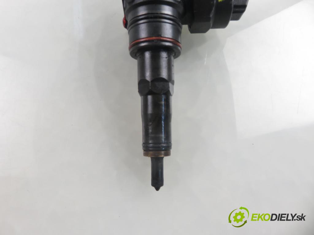 VW PASSAT B5.5 Variant (3B6) KOMBI 2002 96,00 1.9 TDI PD 130 - AVF 1896,00 Vstrekovač 038130073AA ; 0414720028 (Vstrekovač paliva)