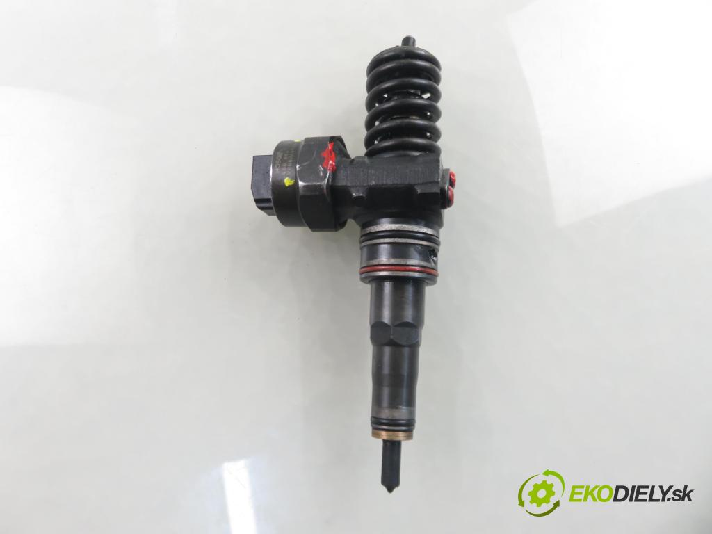 VW PASSAT B5.5 Variant (3B6) KOMBI 2002 96,00 1.9 TDI PD 130 - AVF 1896,00 Vstrekovač 038130073AA ; 0414720028 (Vstrekovač paliva)