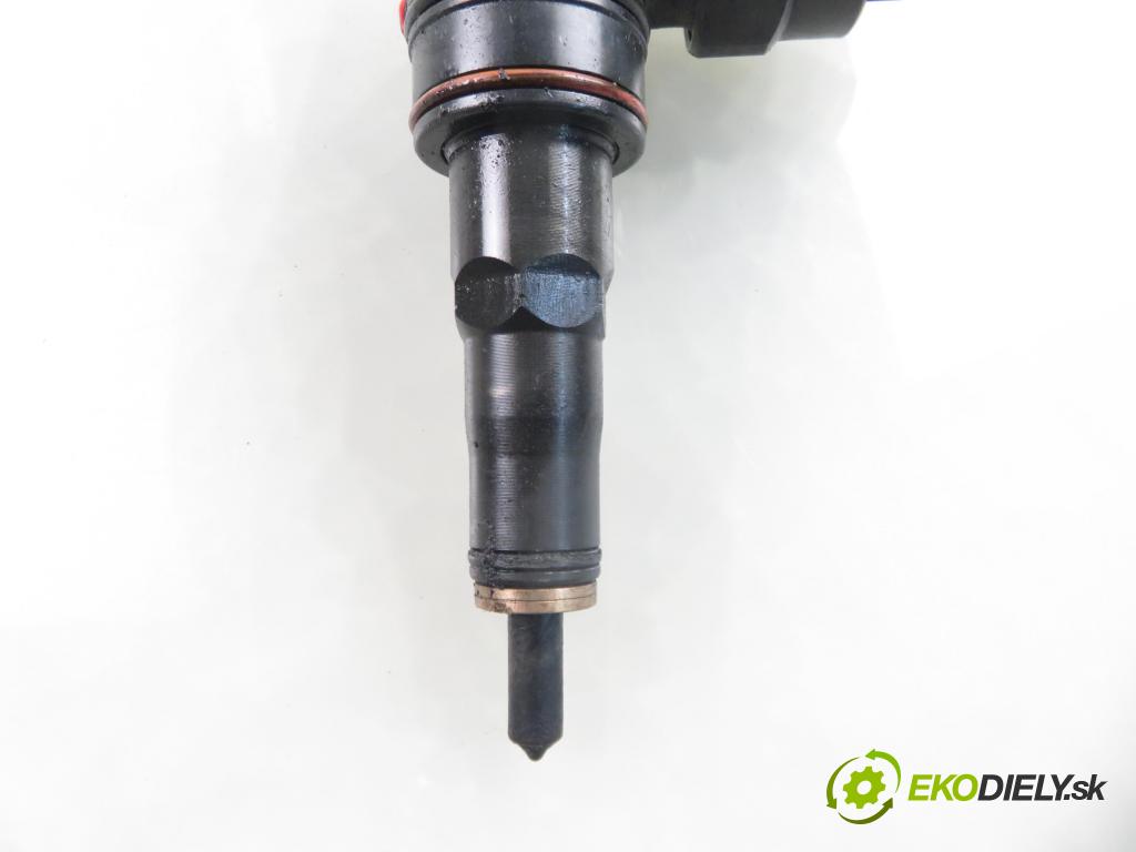 VW PASSAT B5.5 Variant (3B6) KOMBI 2002 96,00 1.9 TDI PD 130 - AVF 1896,00 Vstrekovač 038130073AA ; 0414720028 (Vstrekovač paliva)