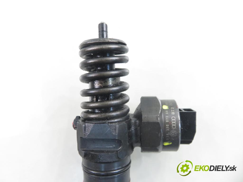 VW PASSAT B5.5 Variant (3B6) KOMBI 2002 96,00 1.9 TDI PD 130 - AVF 1896,00 Vstrekovač 038130073AA ; 0414720028 (Vstrekovač paliva)