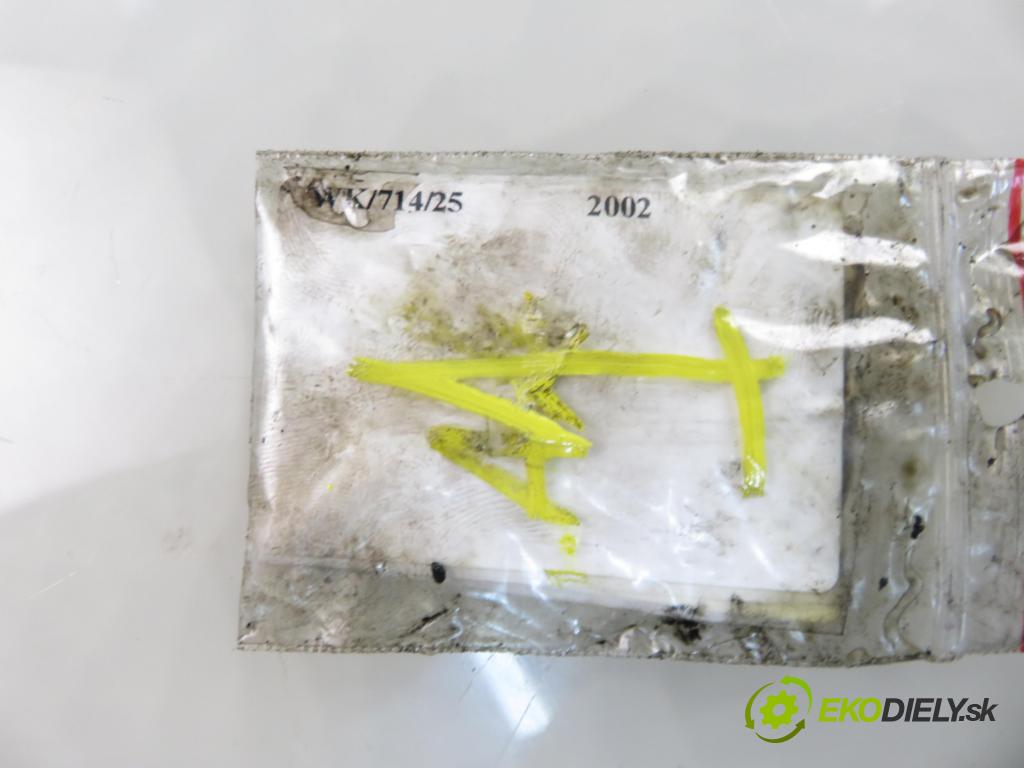 VW PASSAT B5.5 Variant (3B6) KOMBI 2002 96,00 1.9 TDI PD 130 - AVF 1896,00 Vstrekovač 038130073AA ; 0414720028 (Vstrekovač paliva)