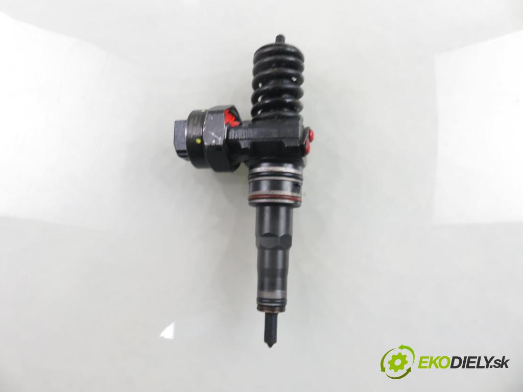 VW PASSAT B5.5 Variant (3B6) KOMBI 2002 96,00 1.9 TDI PD 130 - AVF 1896,00 Vstrekovač 038130073AA ; 0414720028 (Vstrekovač paliva)