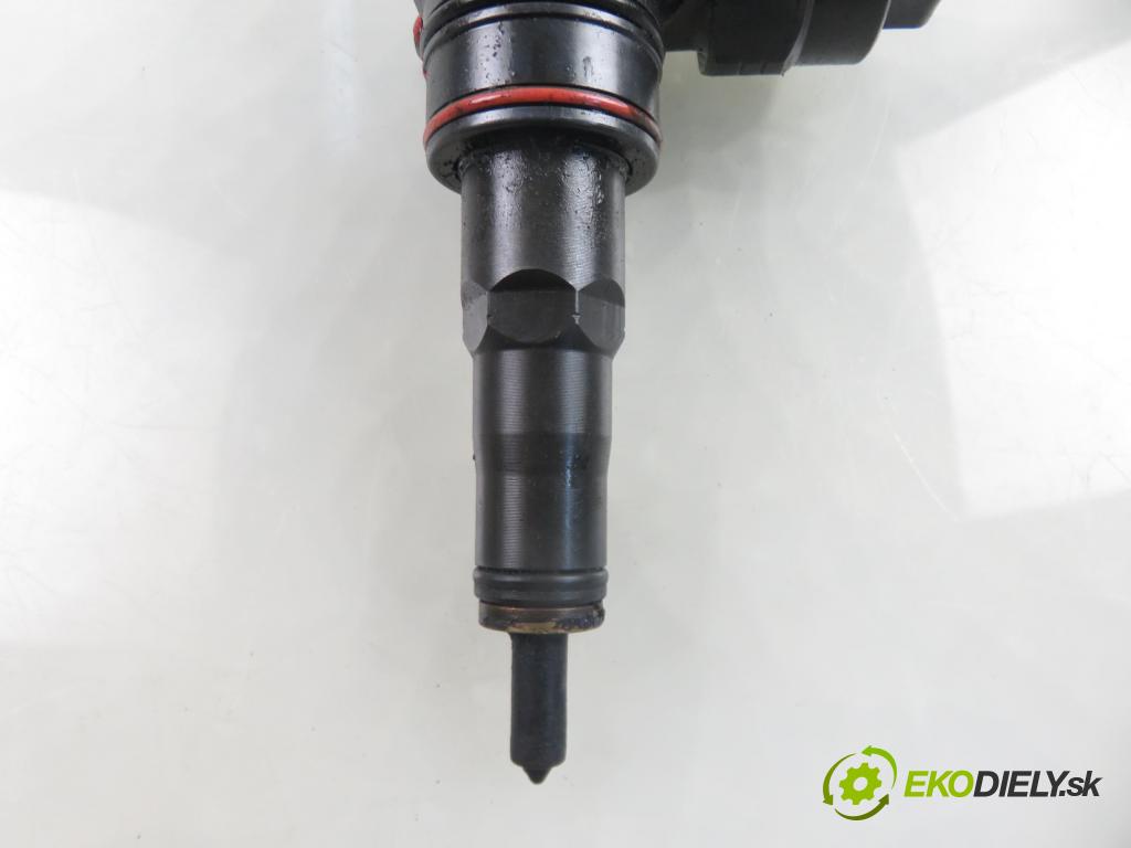 VW PASSAT B5.5 Variant (3B6) KOMBI 2002 96,00 1.9 TDI PD 130 - AVF 1896,00 Vstrekovač 038130073AA ; 0414720028 (Vstrekovač paliva)