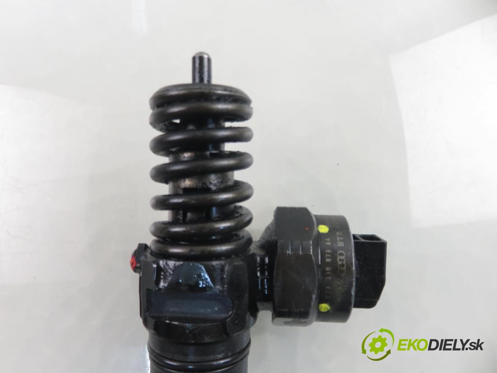 VW PASSAT B5.5 Variant (3B6) KOMBI 2002 96,00 1.9 TDI PD 130 - AVF 1896,00 Vstrekovač 038130073AA ; 0414720028 (Vstrekovač paliva)