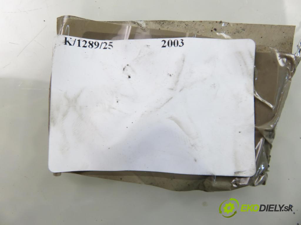 VW PASSAT B5.5 Variant (3B6) KOMBI 2003 96,00 1.9 TDI - AWX 1896,00 ZVEDÁK: 4B0711025F