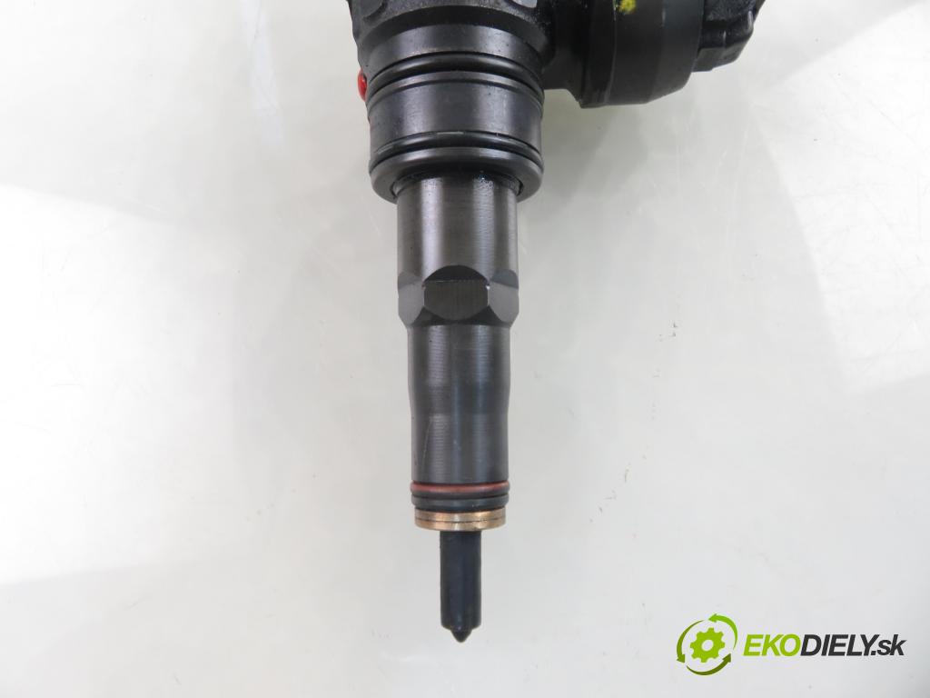 SKODA OCTAVIA I Combi (1U5) KOMBI 2004 74,00 1.9 TDI 4x4 - ATD 1896,00 Vstrekovač 038130073AJ ; 0414720037 (Vstrekovač paliva)