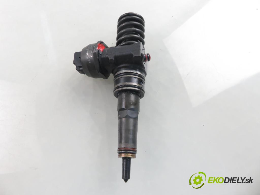 SKODA OCTAVIA I Combi (1U5) KOMBI 2004 74,00 1.9 TDI 4x4 - ATD 1896,00 Vstrekovač 038130073AJ (Vstrekovač paliva)