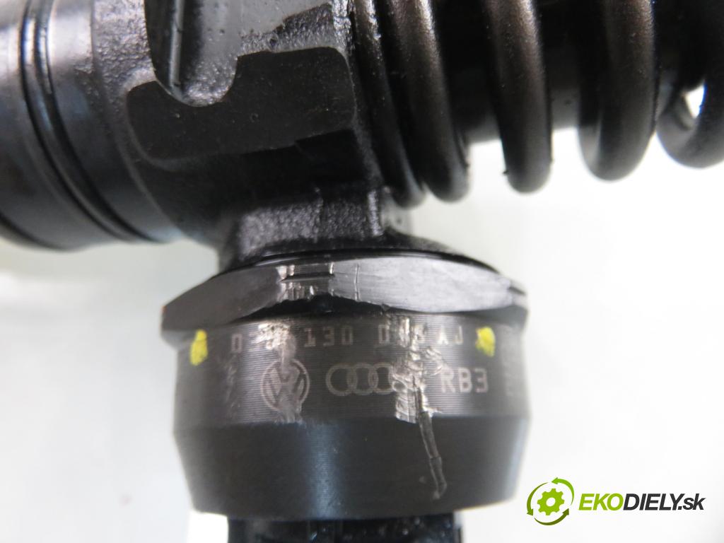 SKODA OCTAVIA I Combi (1U5) KOMBI 2004 74,00 1.9 TDI 4x4 - ATD 1896,00 Vstrekovač 038130073AJ (Vstrekovač paliva)