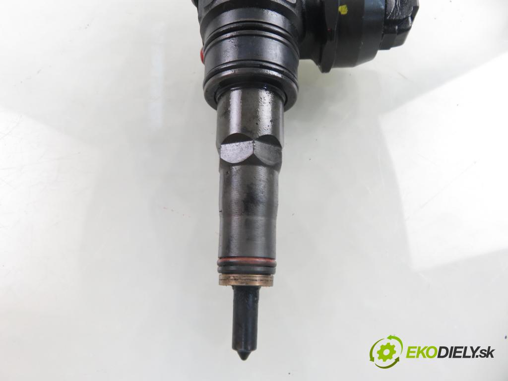 SKODA OCTAVIA I Combi (1U5) KOMBI 2004 74,00 1.9 TDI 4x4 - ATD 1896,00 Vstrekovač 038130073AJ (Vstrekovač paliva)