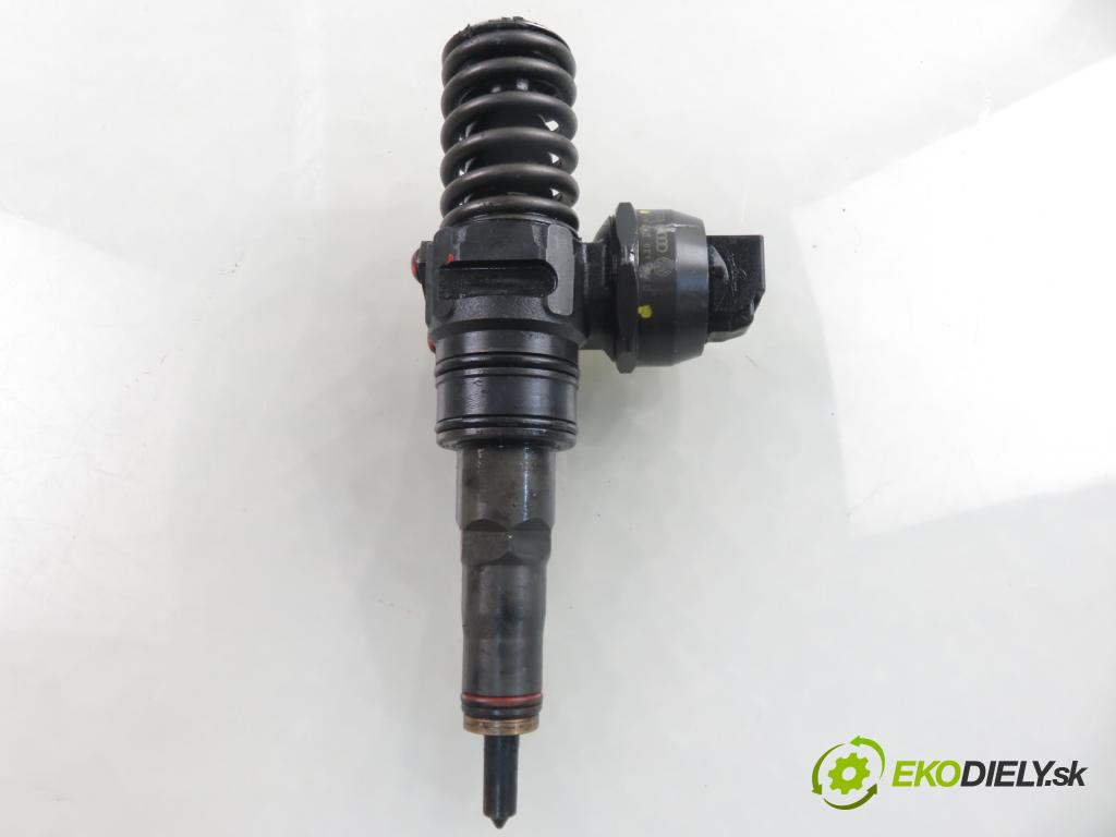 SKODA OCTAVIA I Combi (1U5) KOMBI 2004 74,00 1.9 TDI 4x4 - ATD 1896,00 Vstrekovač 038130073AJ (Vstrekovač paliva)