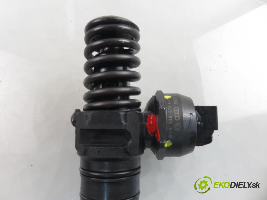 SKODA OCTAVIA I Combi (1U5) KOMBI 2004 74,00 1.9 TDI 4x4 - ATD 1896,00 Vstrekovač 038130073AJ ; 0414720037 (Vstrekovač paliva)