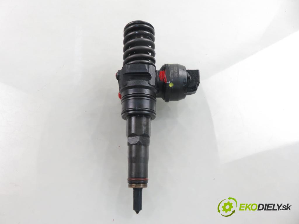 SKODA OCTAVIA I Combi (1U5) KOMBI 2004 74,00 1.9 TDI 4x4 - ATD 1896,00 Vstrekovač 038130073AJ ; 0414720037 (Vstrekovač paliva)