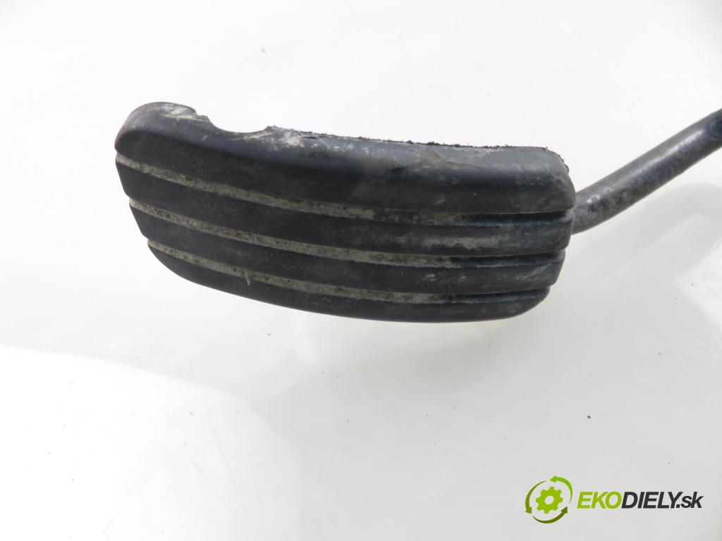 RENAULT TRAFIC II Skrzynia (FL) FURGON 2005 74,00 1.9 dCi - F9Q 760 1870,00 Potenciometer plynu 7700313060 ; 6PV00811914 (Potenciometer plynového pedálu)