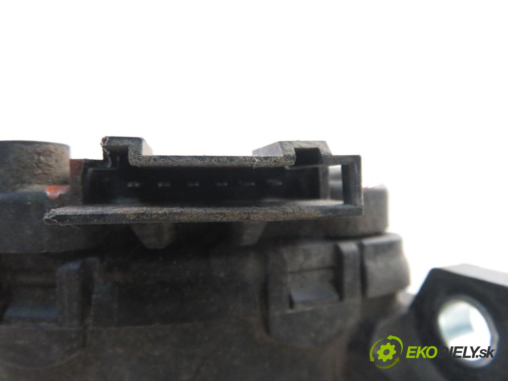 RENAULT TRAFIC II Skrzynia (FL) FURGON 2005 74,00 1.9 dCi - F9Q 760 1870,00 Potenciometer plynu 7700313060 ; 6PV00811914 (Potenciometer plynového pedálu)