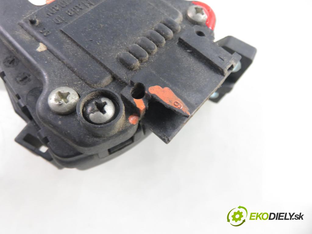 RENAULT TRAFIC II Skrzynia (FL) FURGON 2005 74,00 1.9 dCi - F9Q 760 1870,00 Potenciometer plynu 7700313060 ; 6PV00811914 (Potenciometer plynového pedálu)