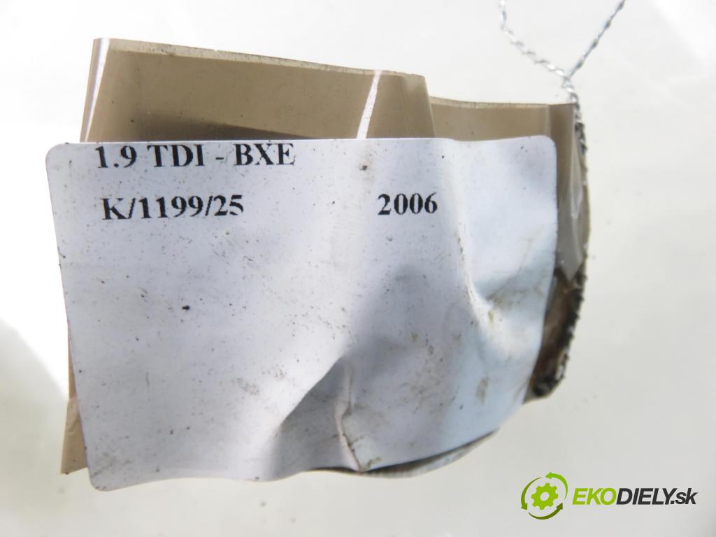 VW PASSAT B6 Variant (3C5) KOMBI 2006 77,00 1.9 TDI - BXE 1896,00 ventilátor chladič PODNEBÍ / VODA 1K0121207T