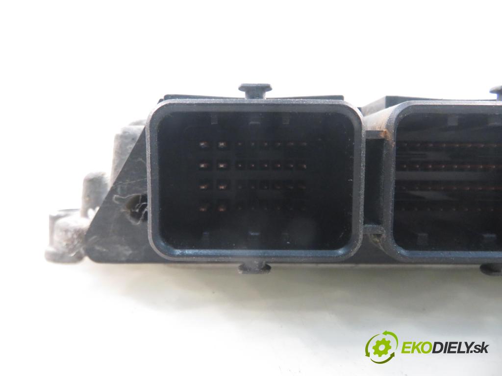 RENAULT TRAFIC II Skrzynia (FL) FURGON 2005 74,00 1.9 dCi - F9Q 760 1870,00 řídící jednotka motora 0281011529 ; HOM8200051608 ; 8200389519