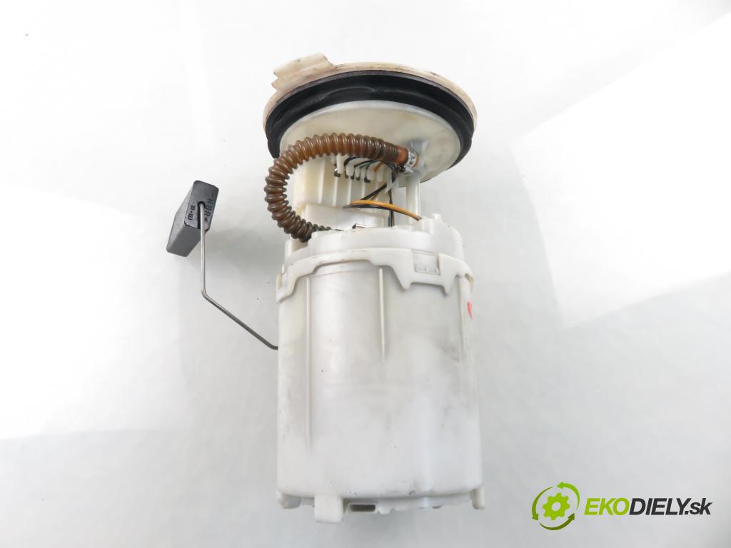 VW GOLF V (1K1) HB 2004 55,00 1.4 16V - BCA 1390,00 pumpa paliva 1K0919051M