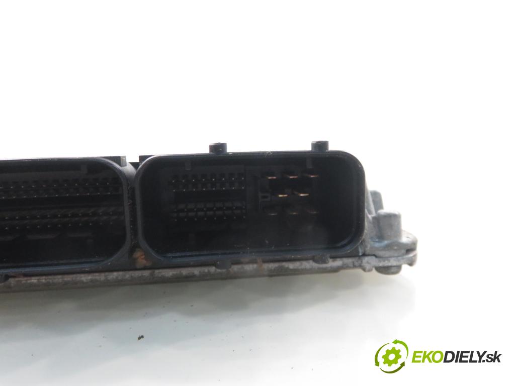 SEAT ALTEA (5P1) HB 2004 75,00 1.6 102 1595,00 řídící jednotka motora 06A906033DA ; 5WP40233