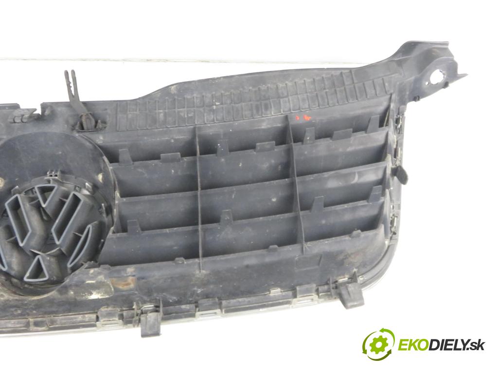 VW PASSAT B5.5 Variant (3B6) KOMBI 2003 96,00 1.9 TDI - AWX 1896,00 mřížka / maska 3B0853651L ; 3B0853651K ; 3B0853651J