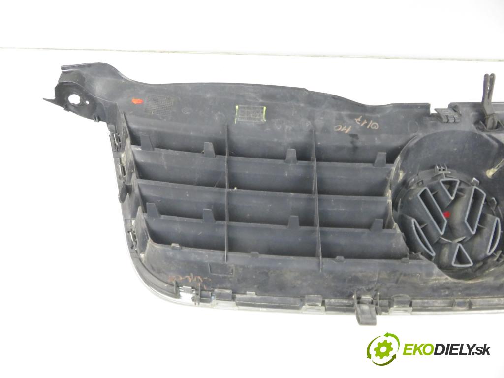 VW PASSAT B5.5 Variant (3B6) KOMBI 2003 96,00 1.9 TDI - AWX 1896,00 mřížka / maska 3B0853651L ; 3B0853651K ; 3B0853651J