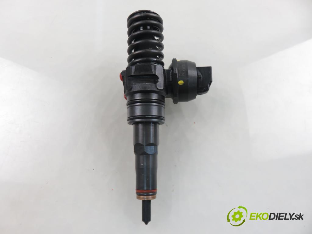 SEAT IBIZA III (6L1) HB 2006 74,00 1.9 TDI - AXR 1896,00 Vstrekovač 038130073AG (Vstrekovač paliva)