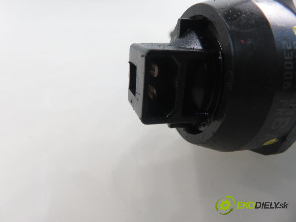 VW TOURAN (1T1, 1T2) MINIVAN 2004 74,00 1.9 TDI PD 100 - AVQ 1896,00 Vstrekovač 038130073AG ; 04144720215 (Vstrekovač paliva)