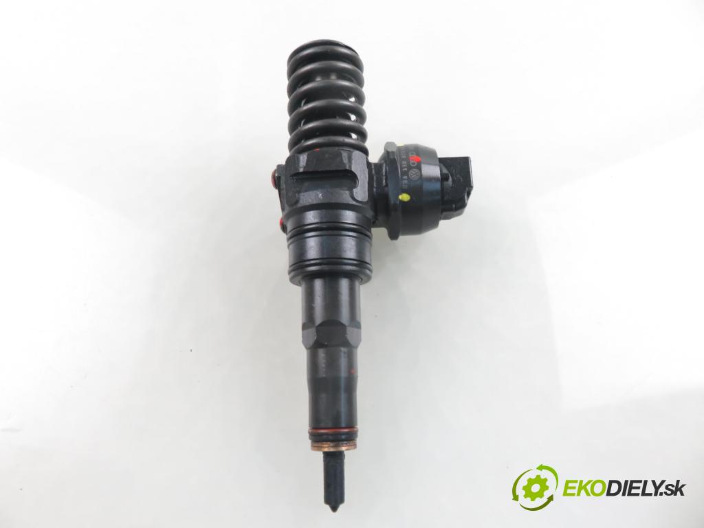 VW TOURAN (1T1, 1T2) MINIVAN 2004 74,00 1.9 TDI PD 100 - AVQ 1896,00 Vstrekovač 038130073AG ; 04144720215 (Vstrekovač paliva)