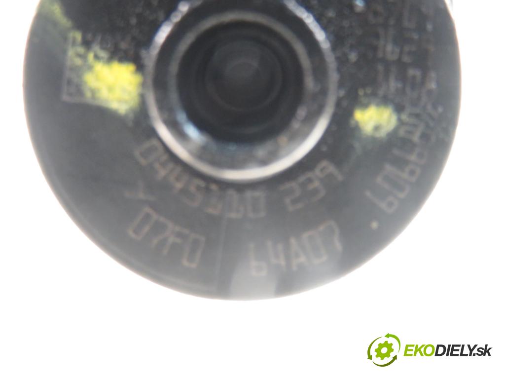 FORD FOCUS II (DA_, HCP) HB 2005 66,00 1.6 TDCi 90 - HHDA 1560,00 vstrekovač 0445110239 (Vstrekovač paliva)