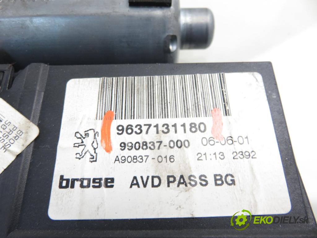 PEUGEOT 307 (3A/C) HB 2002 66,00 2.0 HDi 90 - RHY (DW10TD) 1997,00 mechanismus oken PPE 3D 9637131180