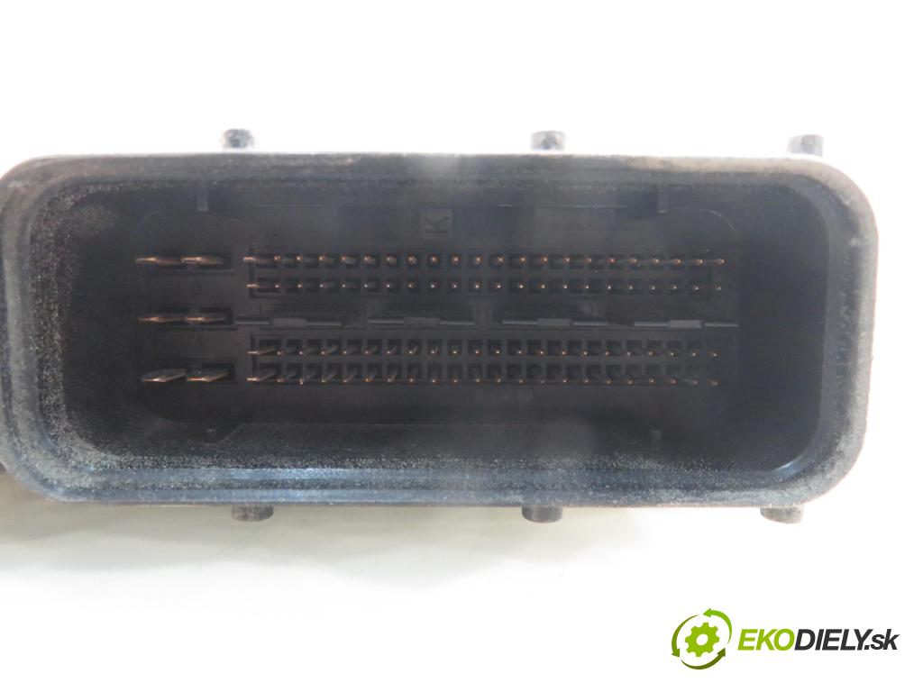 FIAT CROMA (194_) KOMBI 2005 88,00 1.9 D Multijet 120 - 939 A1.000 1910,00 řídící jednotka motora 0281012147 ; 55202699