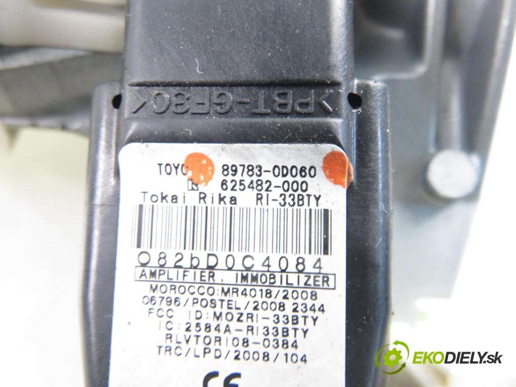 TOYOTA YARIS (_P9_) HB 2011 51,00 1.0 VVT-i (KSP90_) - 1KR-FE 998,00 spínačka / VLOŽKY 897830D060