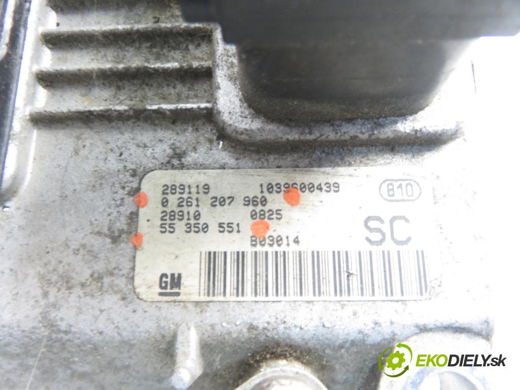 OPEL CORSA C (X01) HB 2001 43,00 1.0 12V 58 - Z 10 XE 973,00 řídící jednotka motora 0261207960 ; 55350551