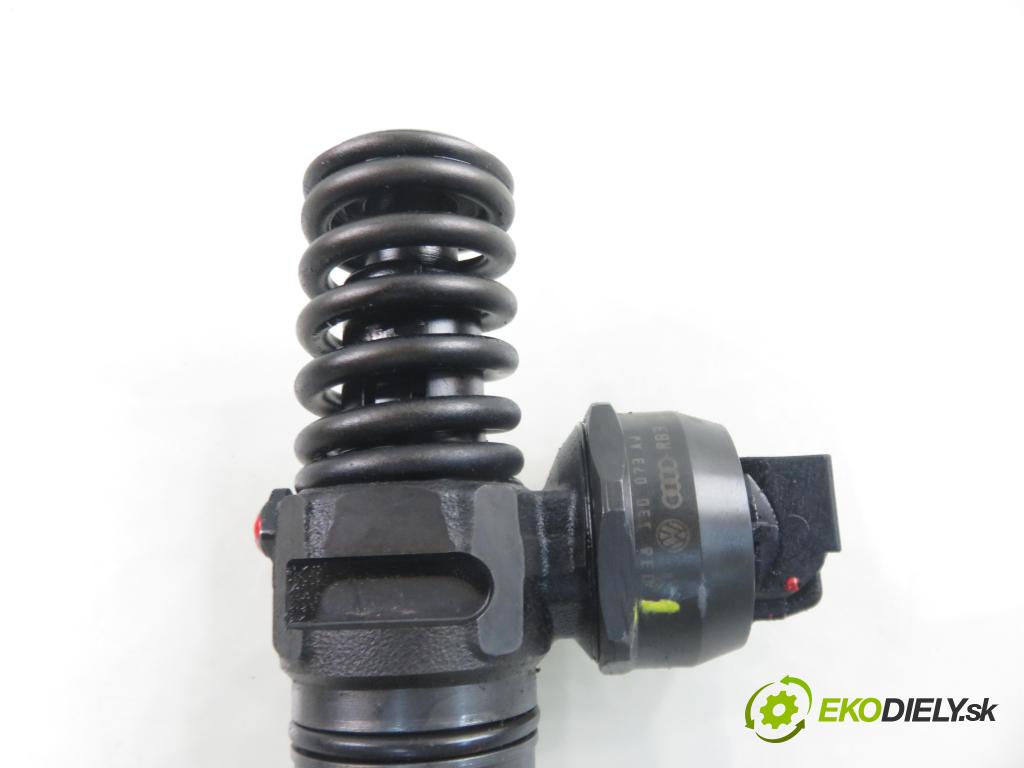 SKODA FABIA I Combi (6Y5) KOMBI 2006 74,00 1.9 TDI - ATD 1896,00 Vstrekovač 038130073AJ ; 0414720037 (Vstrekovač paliva)