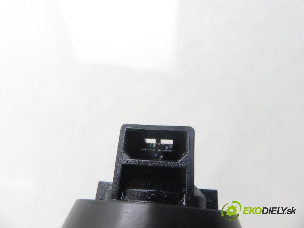 VW GOLF IV (1J1) HB 2000 85,00 1.9 TDI - AJM 1896,00 Vstrekovač 045130073T ; 0414720035 (Vstrekovač paliva)