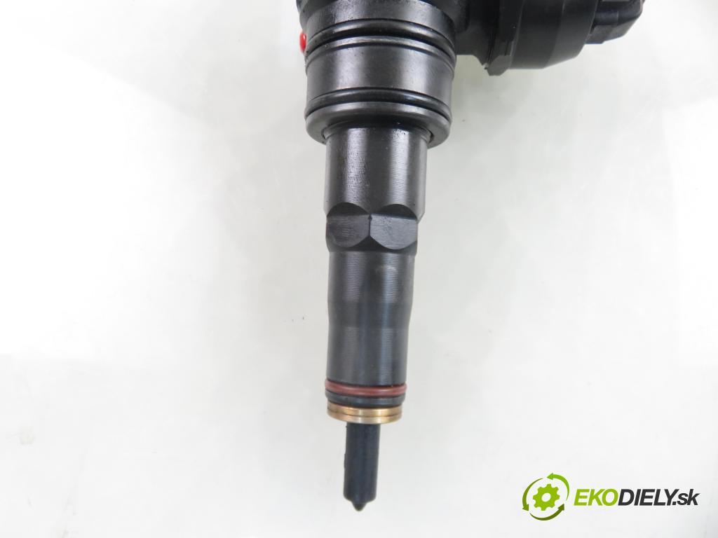 VW GOLF IV (1J1) HB 2000 85,00 1.9 TDI - AJM 1896,00 Vstrekovač 045130073T ; 0414720035 (Vstrekovač paliva)