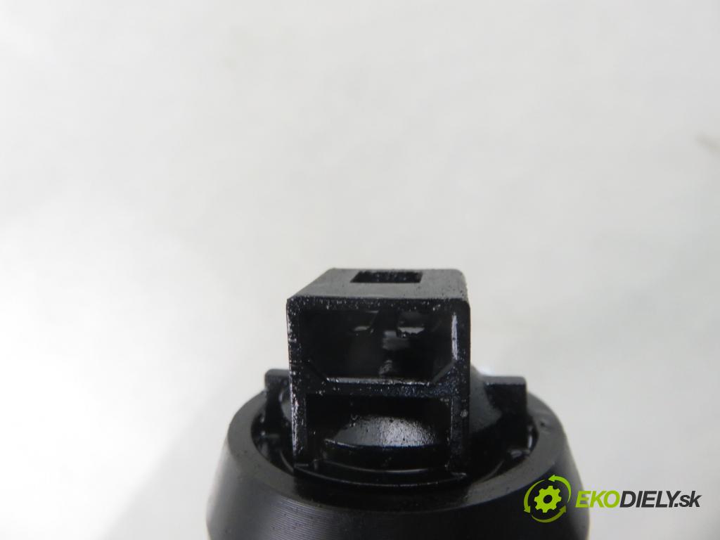 VW GOLF IV (1J1) HB 2000 85,00 1.9 TDI - AJM 1896,00 Vstrekovač 045130073T ; 0414720035 (Vstrekovač paliva)